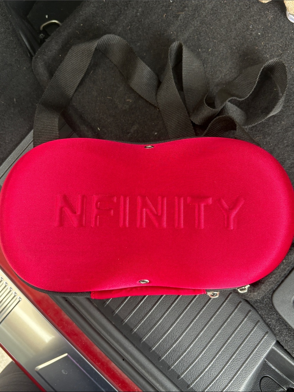 NFINITY Pouf Shoe Carrier